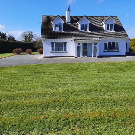 4 Bedroom, 15 Min To Limerick City Quiet Retreat. Exteriör bild