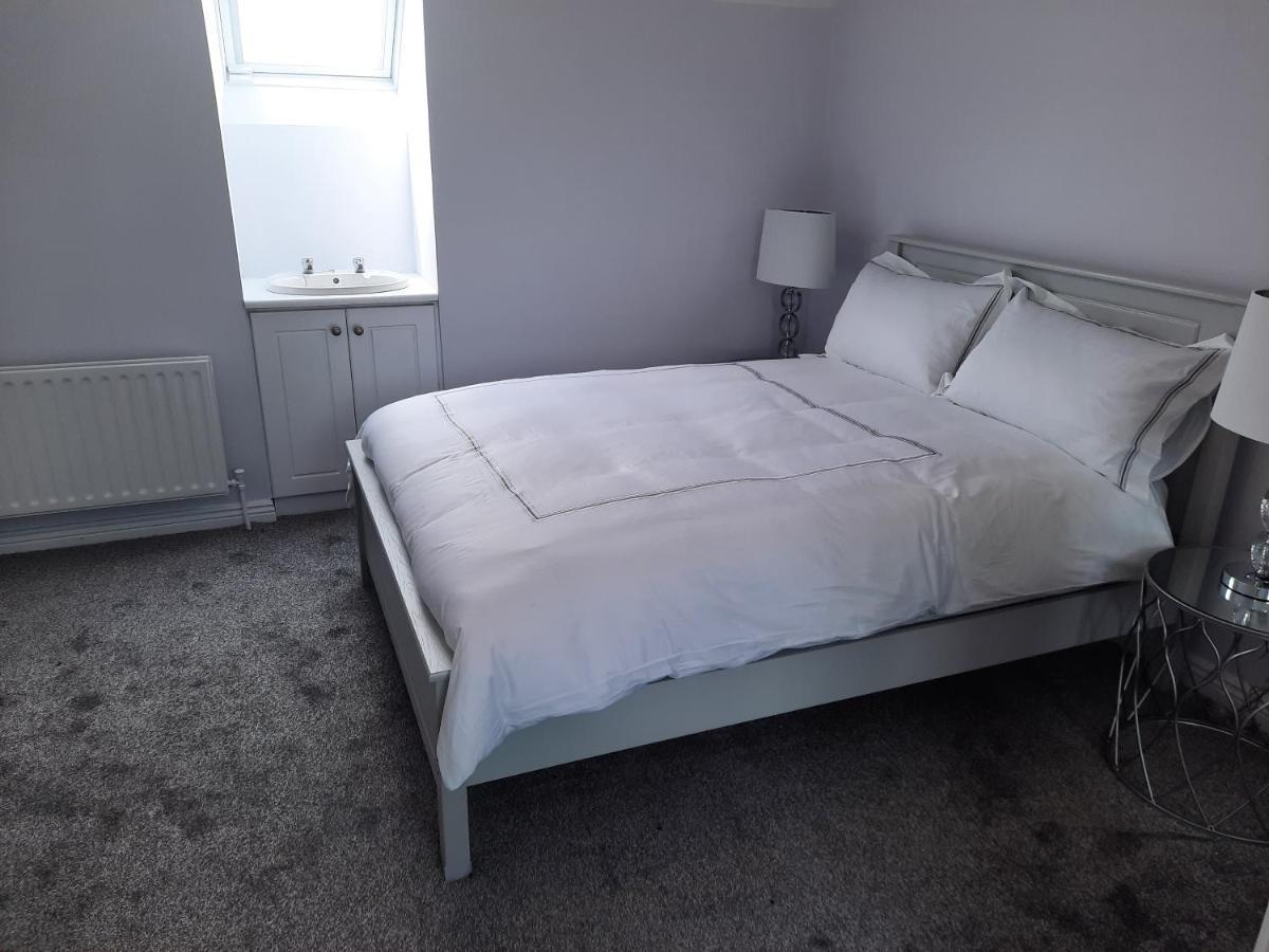 4 Bedroom, 15 Min To Limerick City Quiet Retreat. Exteriör bild