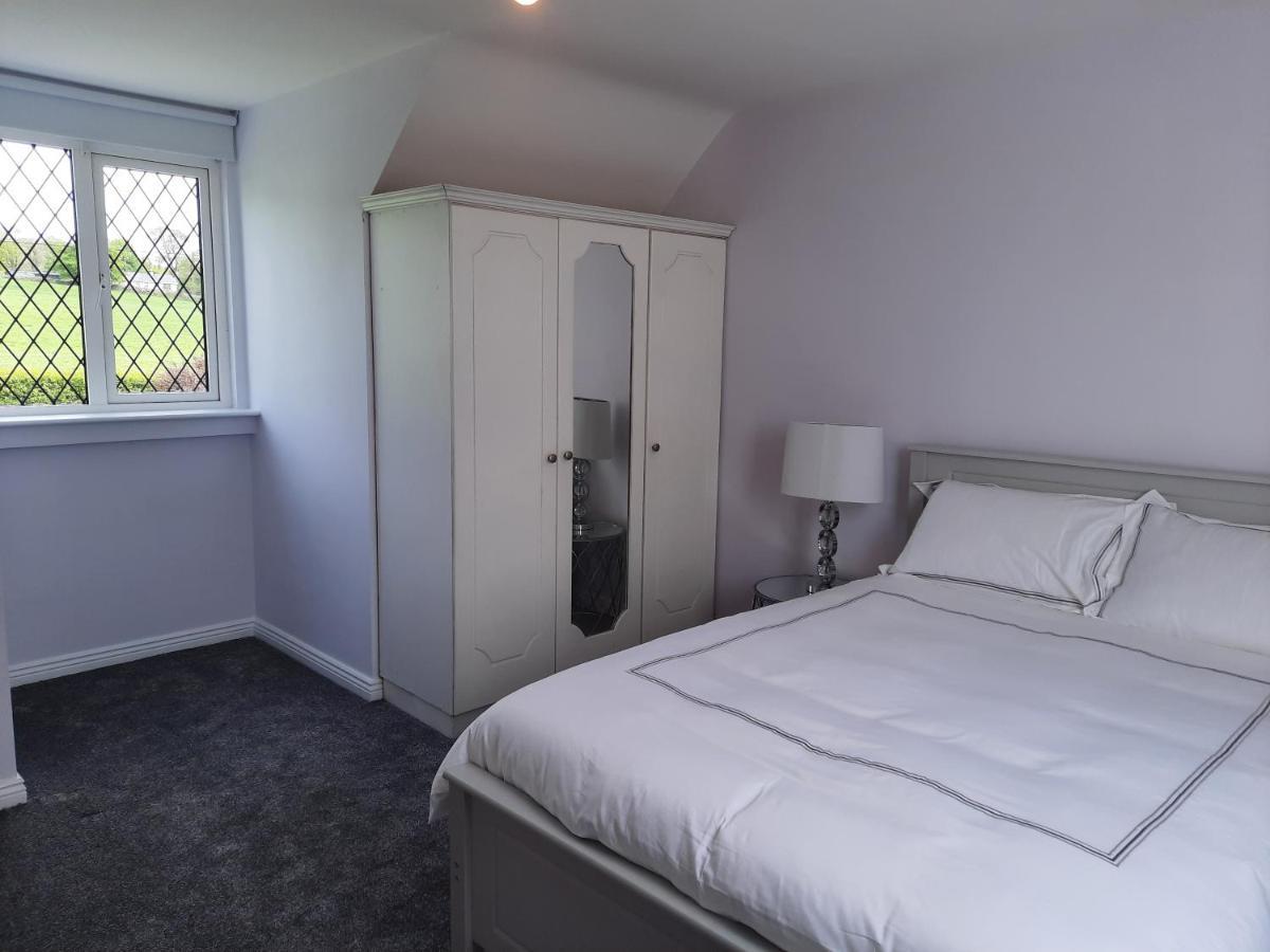 4 Bedroom, 15 Min To Limerick City Quiet Retreat. Exteriör bild